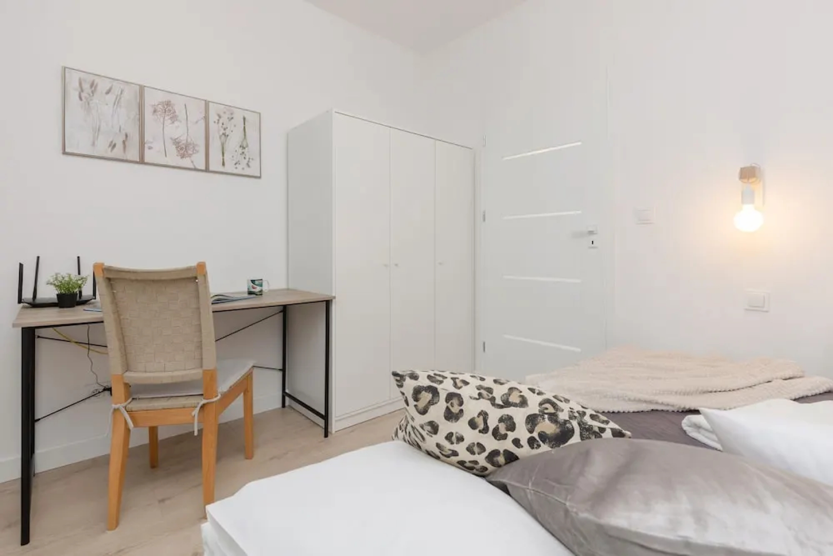 Piaseczno Modern Apartment by Renters