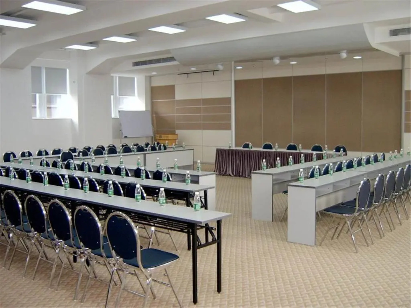 Aiqun Hotel Guangzhou - Free shuttle between hotel and Exhibition Center during Canton Fair