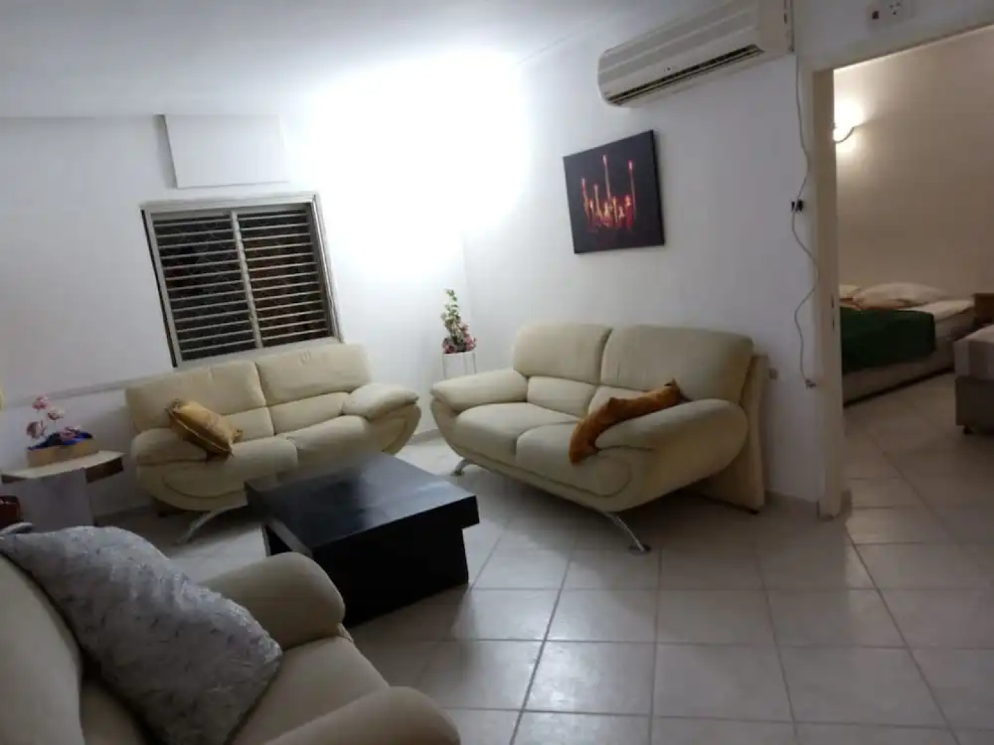 Zimmer Dora Dead Sea