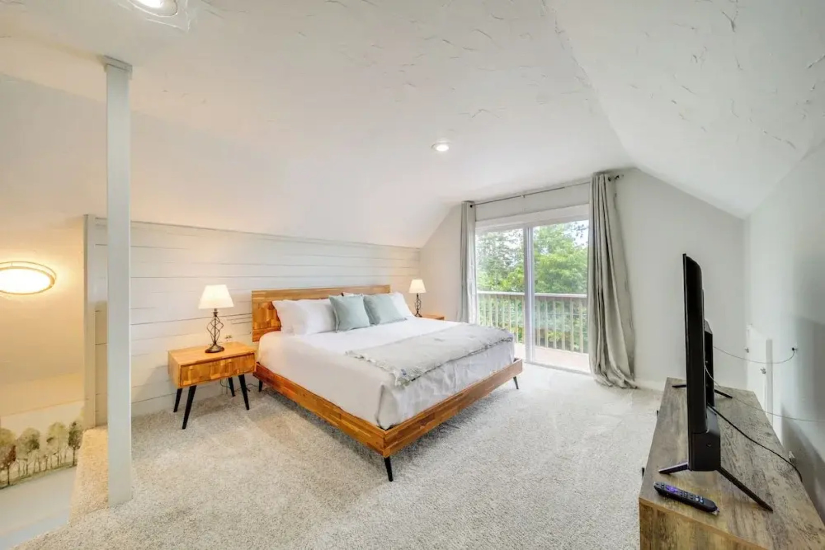 Tree-lined Hayden Home w/ Hot Tub & Lake Views!