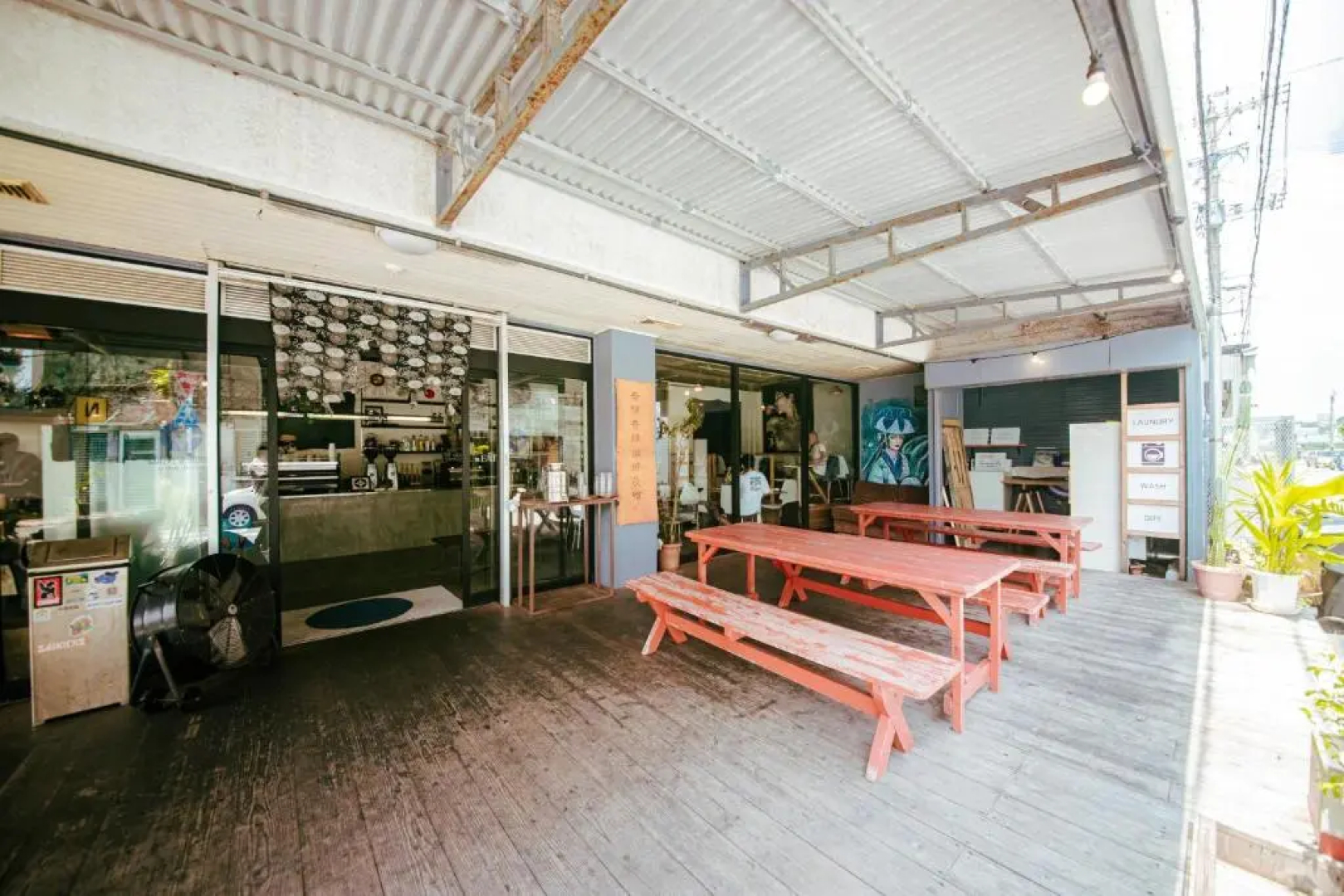 AIEN Coffee and hostel