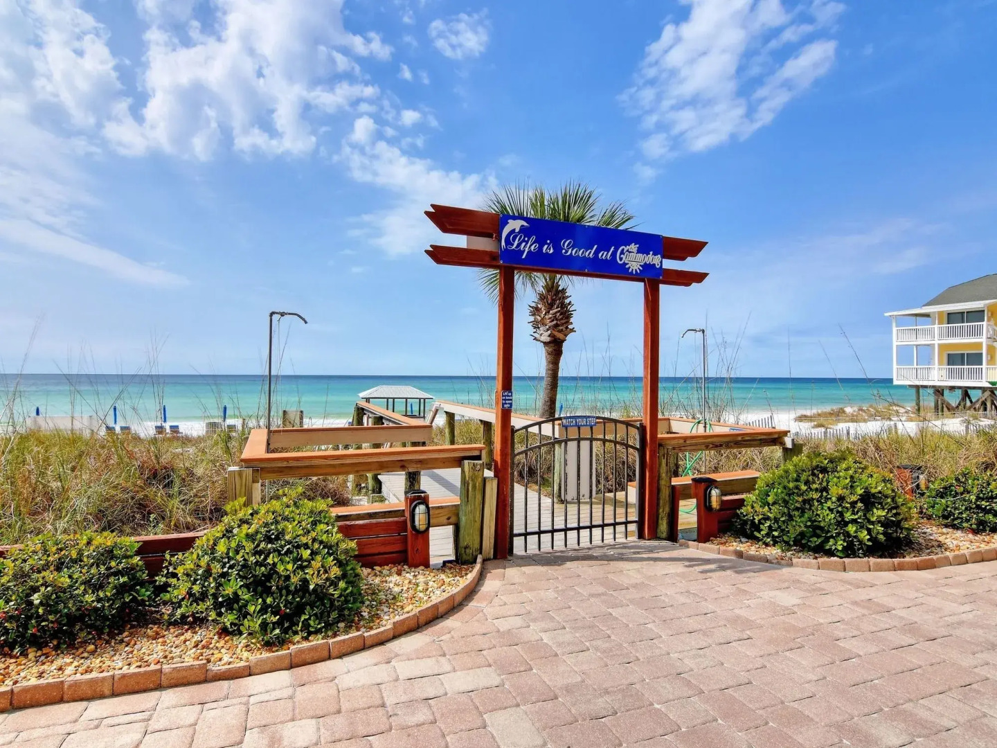 Commodore 107 1st Floor Walk Out to the Beach from Your Patio by RedAw