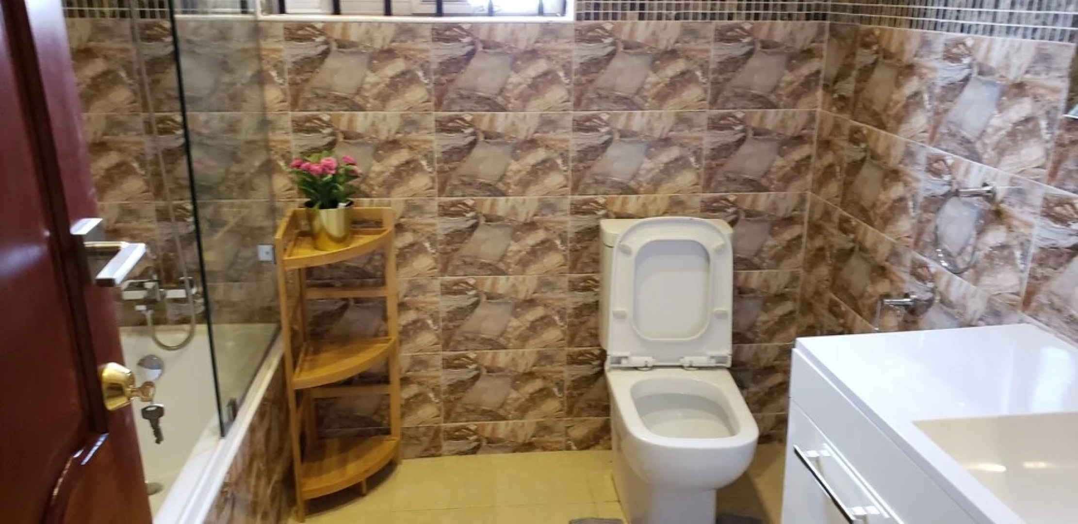 Candice Serviced Apartment