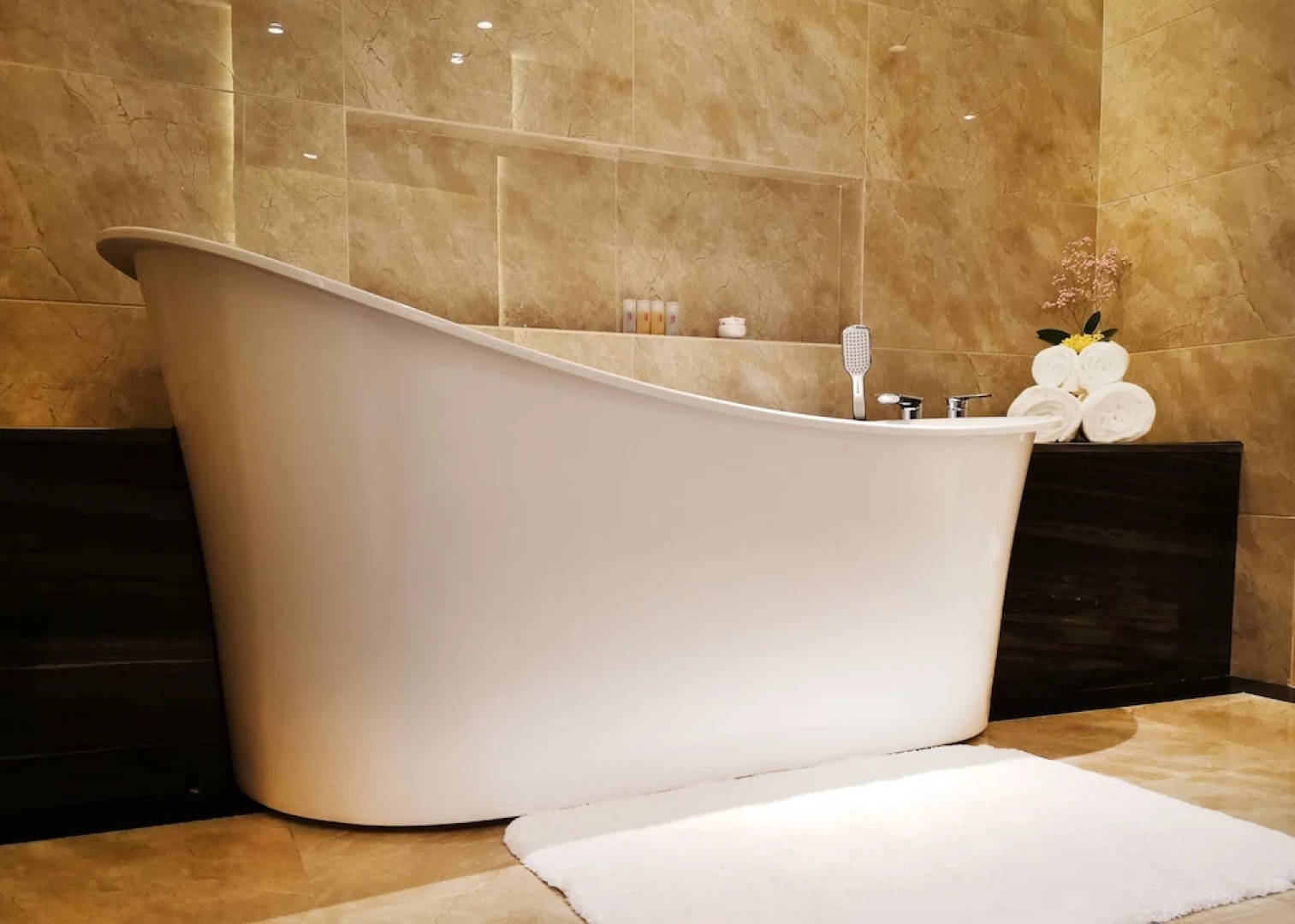 Ramada Plaza Dongxing City Center