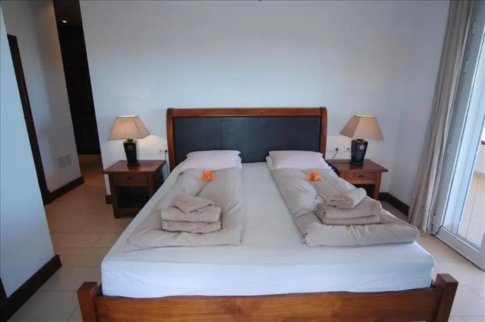 Casa Puerto Calero Grande - A wonderful 6 bedroom villa - Short stroll from the Marina