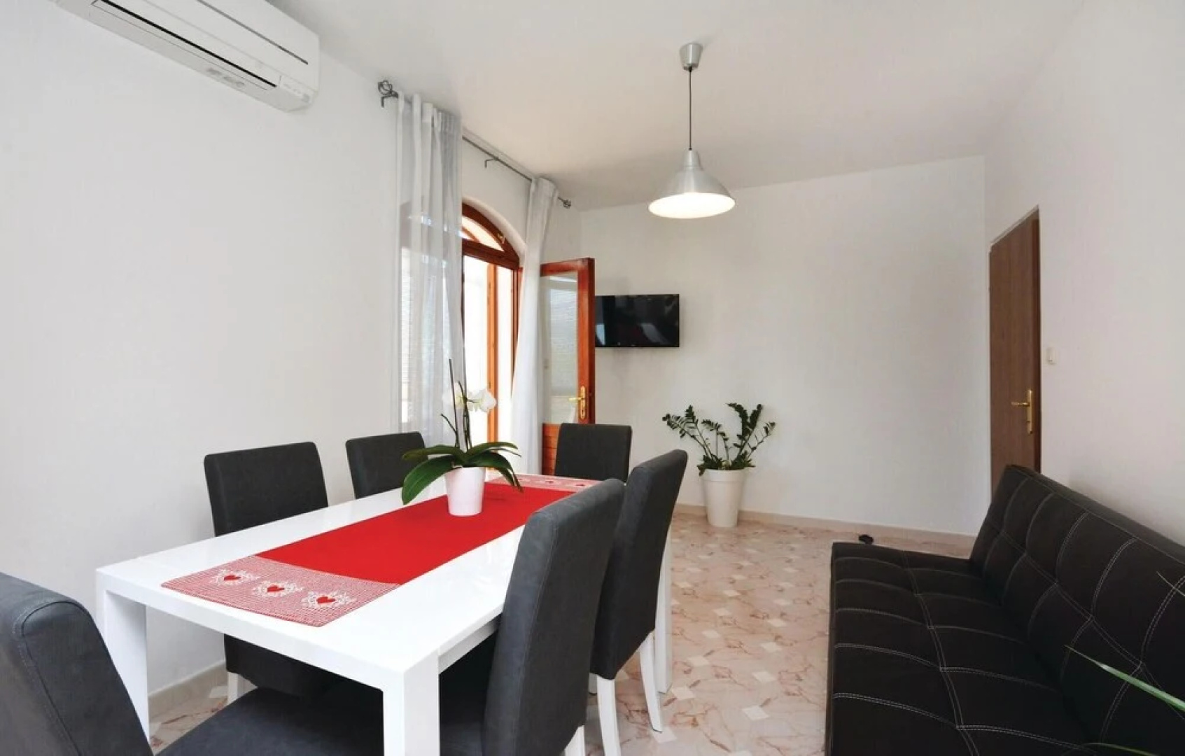 Beautiful Home in Split With Wifi and 3 Bedrooms