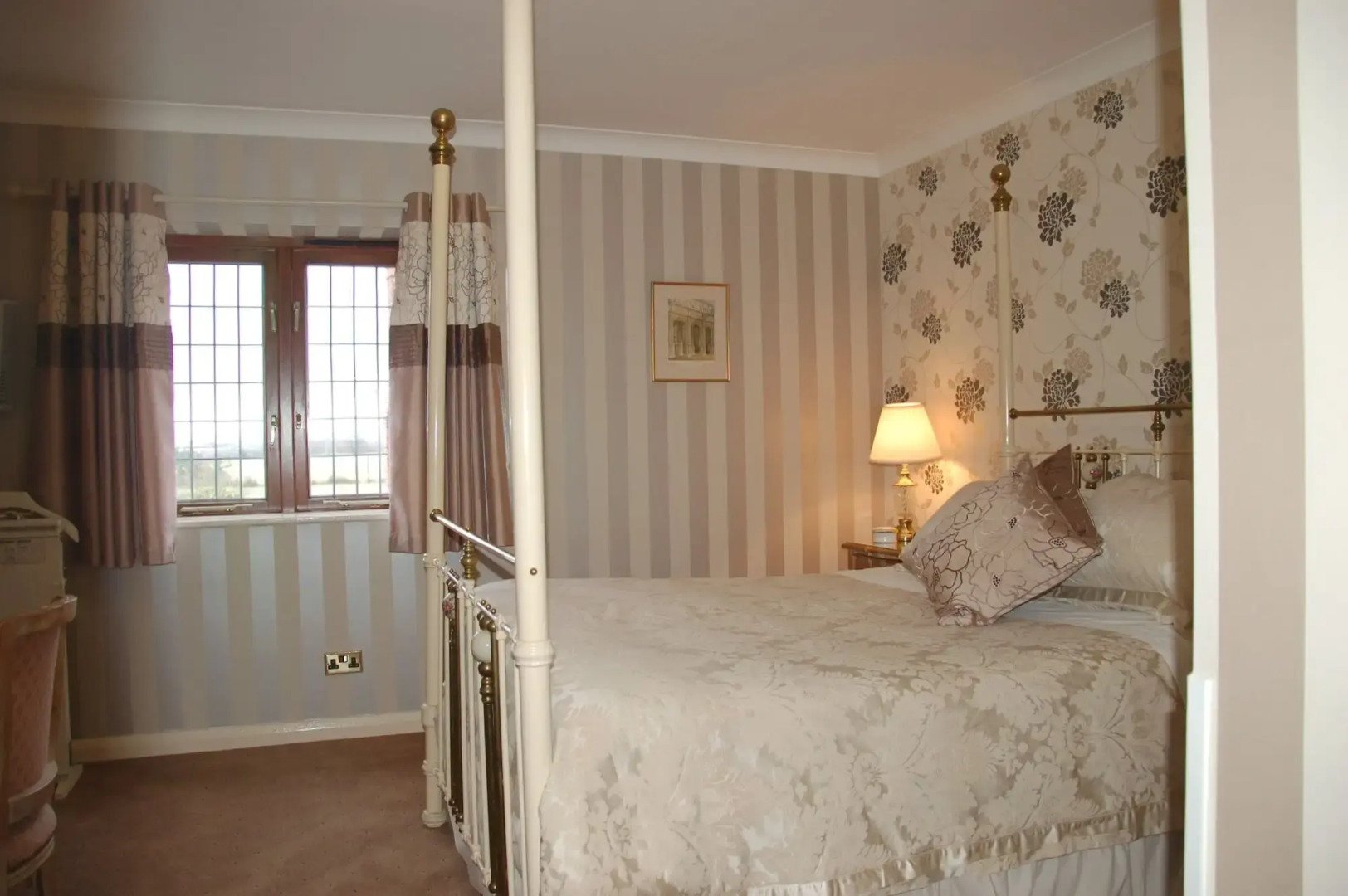 Albright Hussey Manor