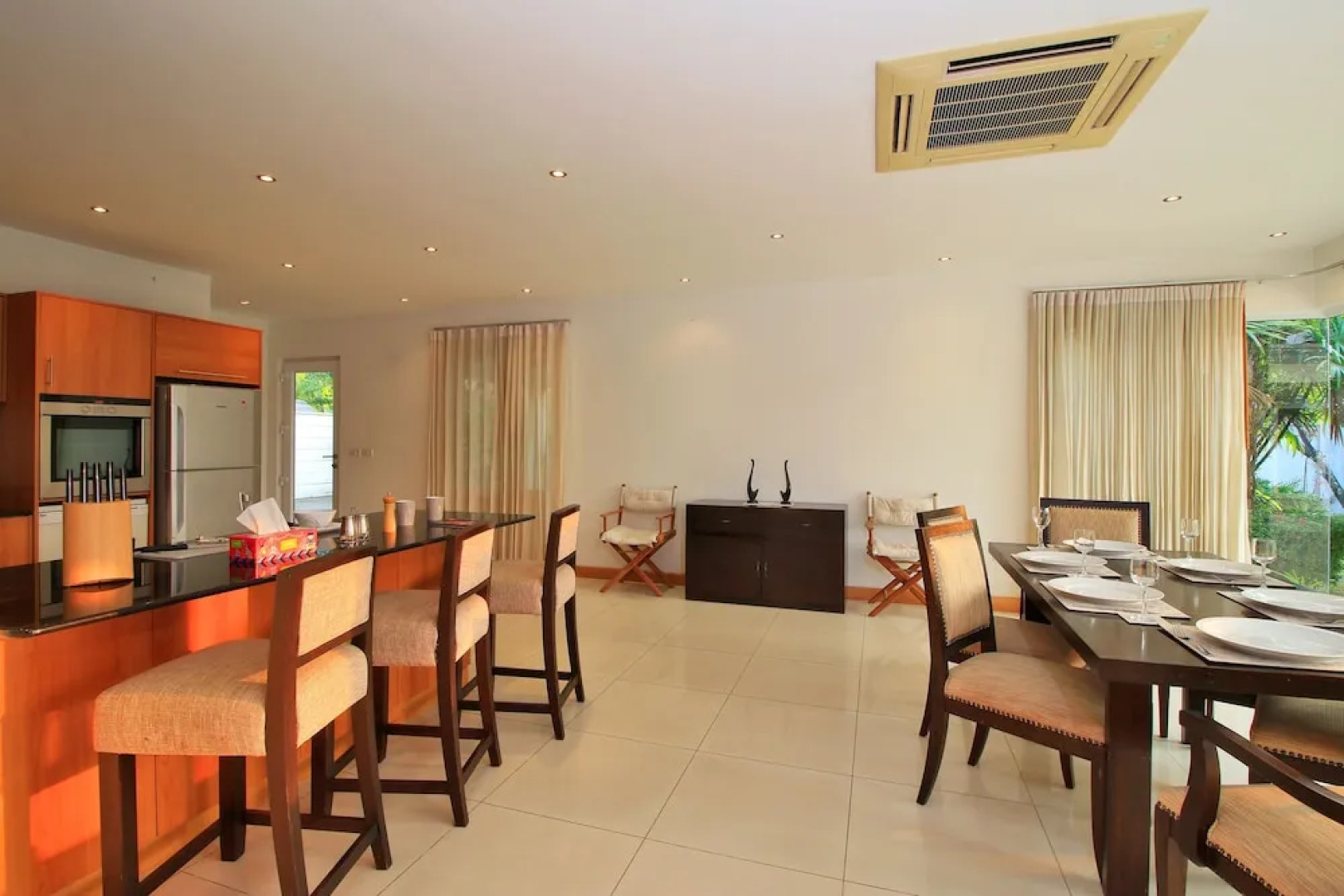 Pattaya Sunset Villa 4 Bedroom Sleeps 8