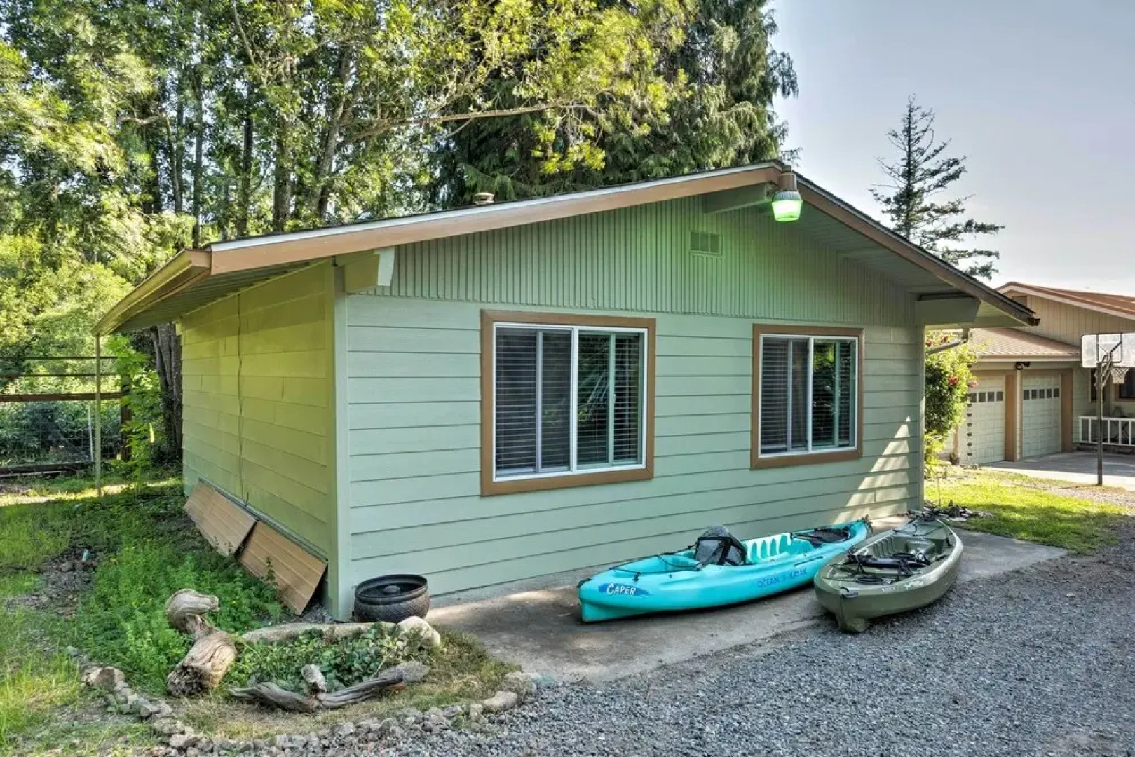 Quaint Riverside Reprieve w/ Kayaks + Floats!