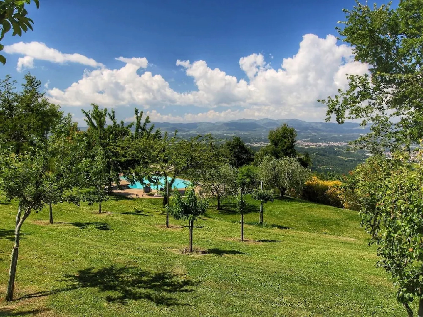 Farmhouse in Loro Ciuffenna With Pool & Garden