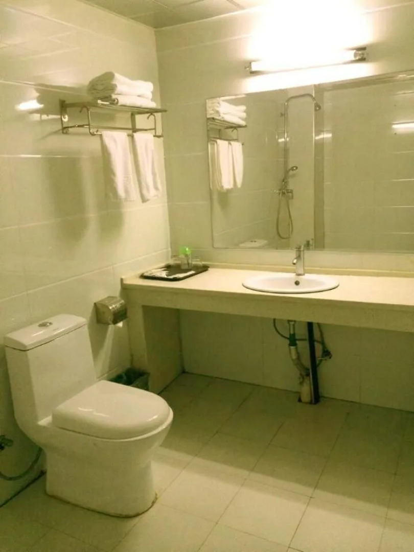 Xinyang Tianyi Express Hotel