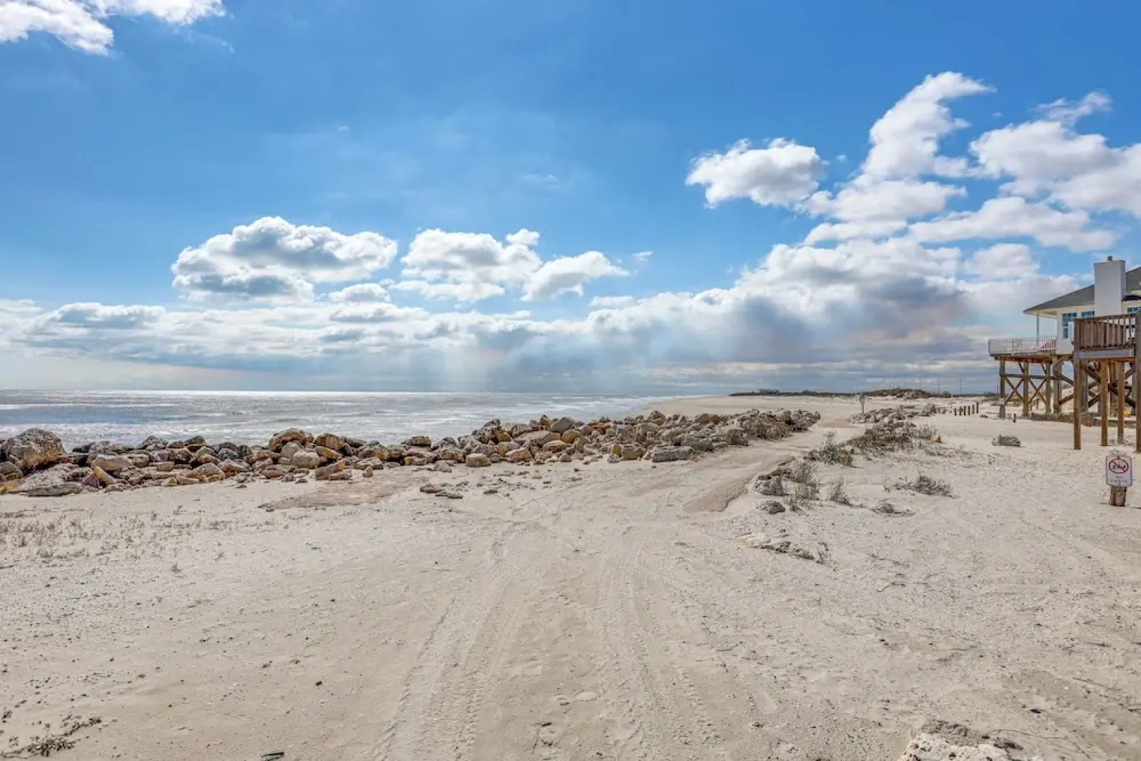 'footprints in the Sand' - Luxe Freeport Home!