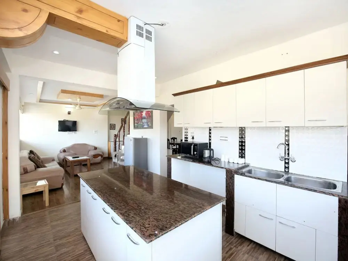 OYO 12185 Home Wayside Villa 3BHK Apartment Kasauli