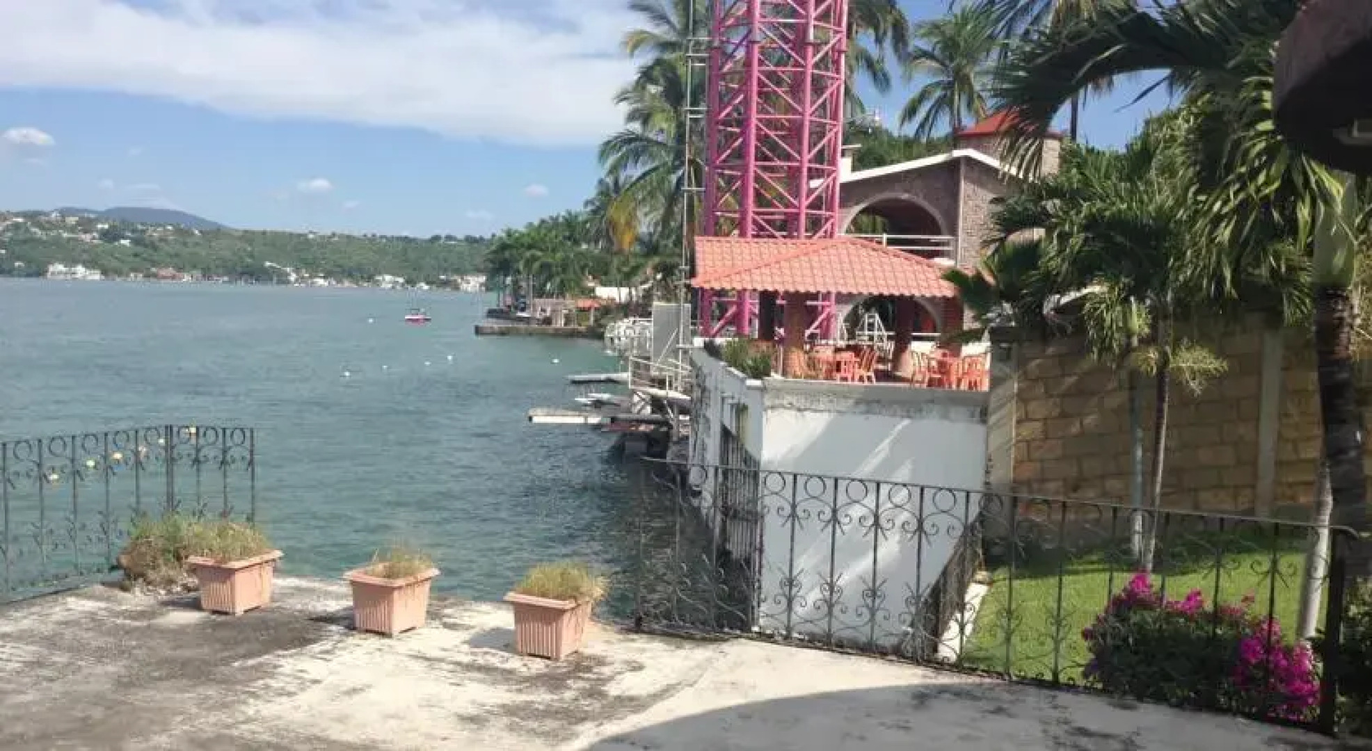 Tequesquitengo Bungie