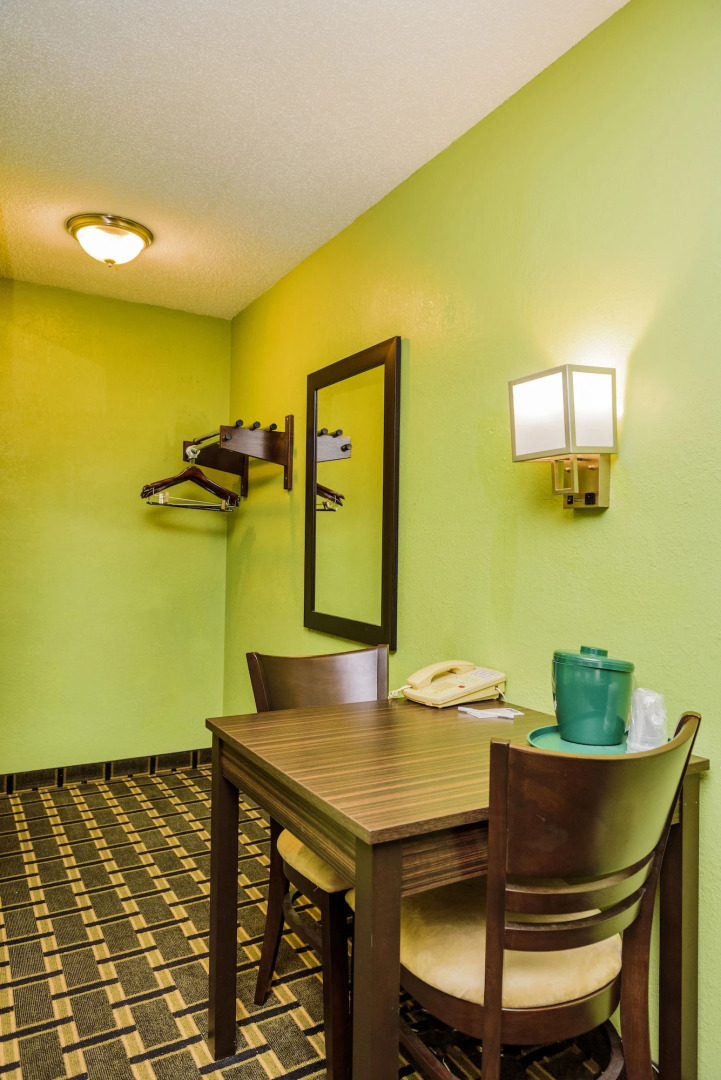 University Manor Inn