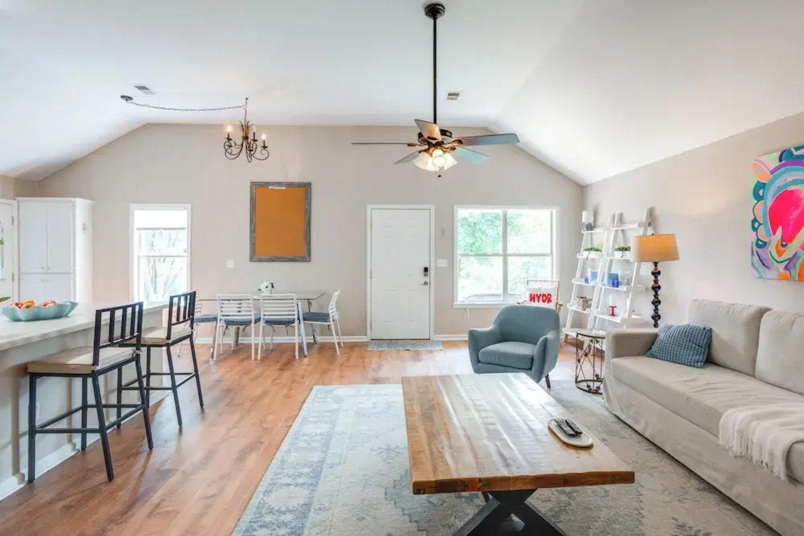 1 Mi to Ole Miss: Pet-friendly Retreat w/ Yard