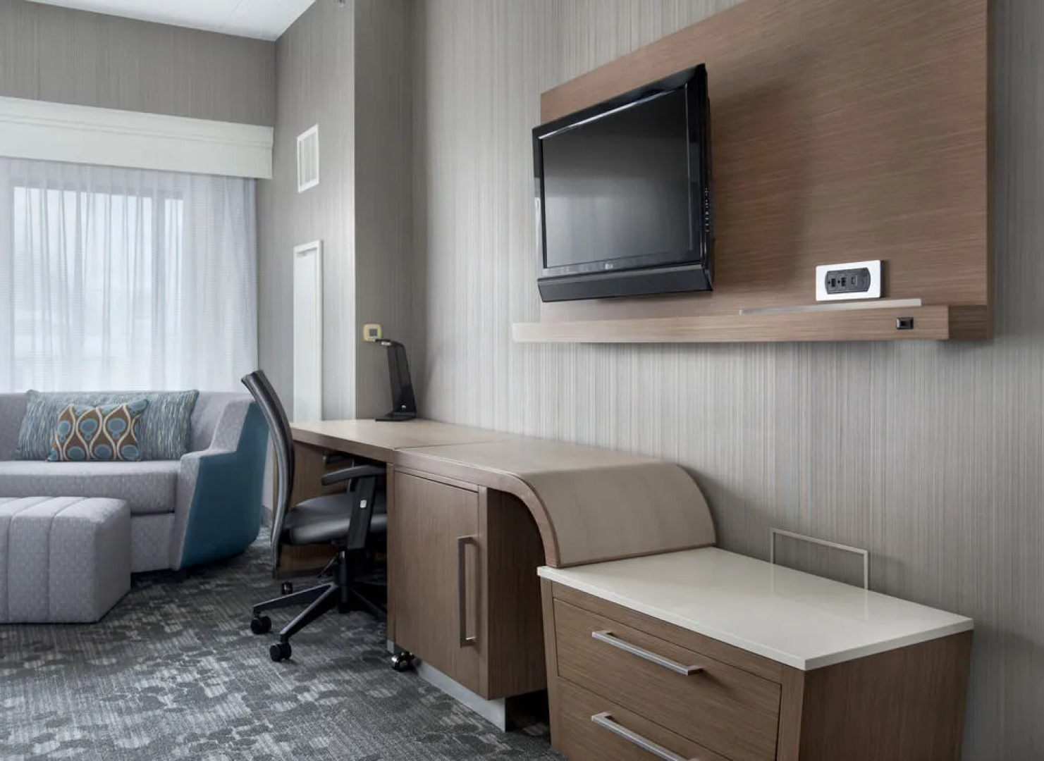 Courtyard Newark Elizabeth