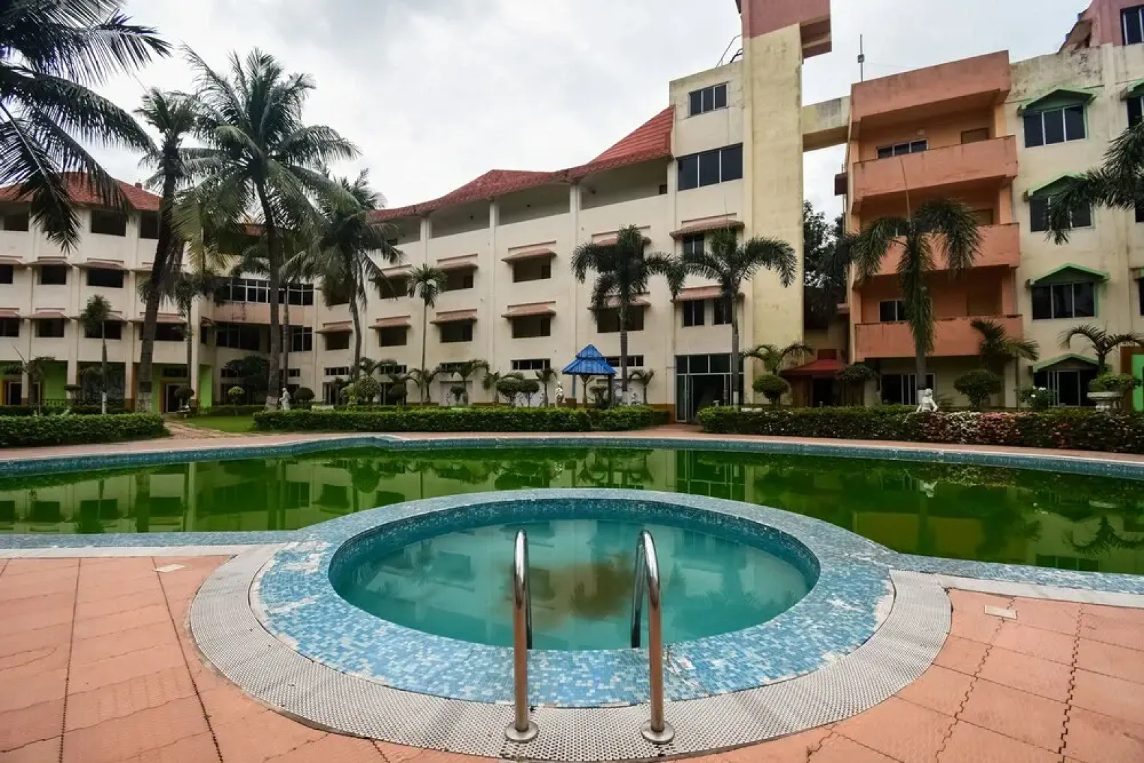 OYO 62127 Ritz Rivera