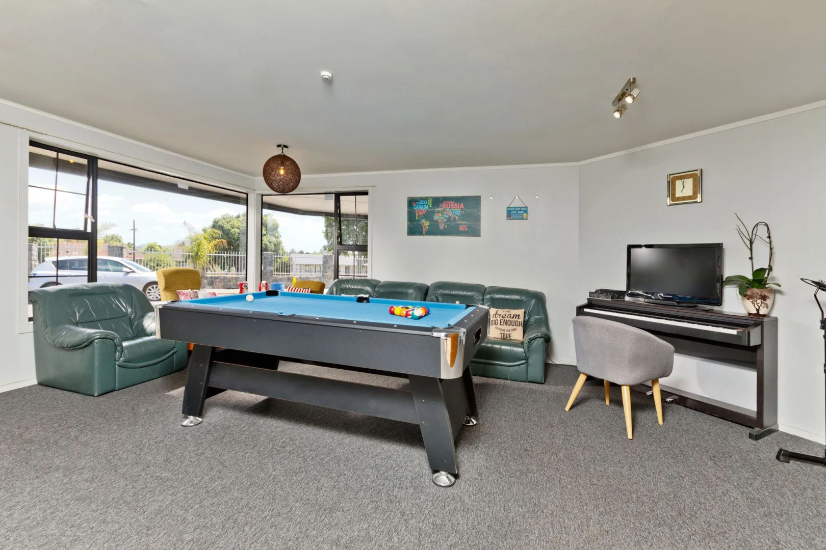 Oakwood Manor Motor Lodge
