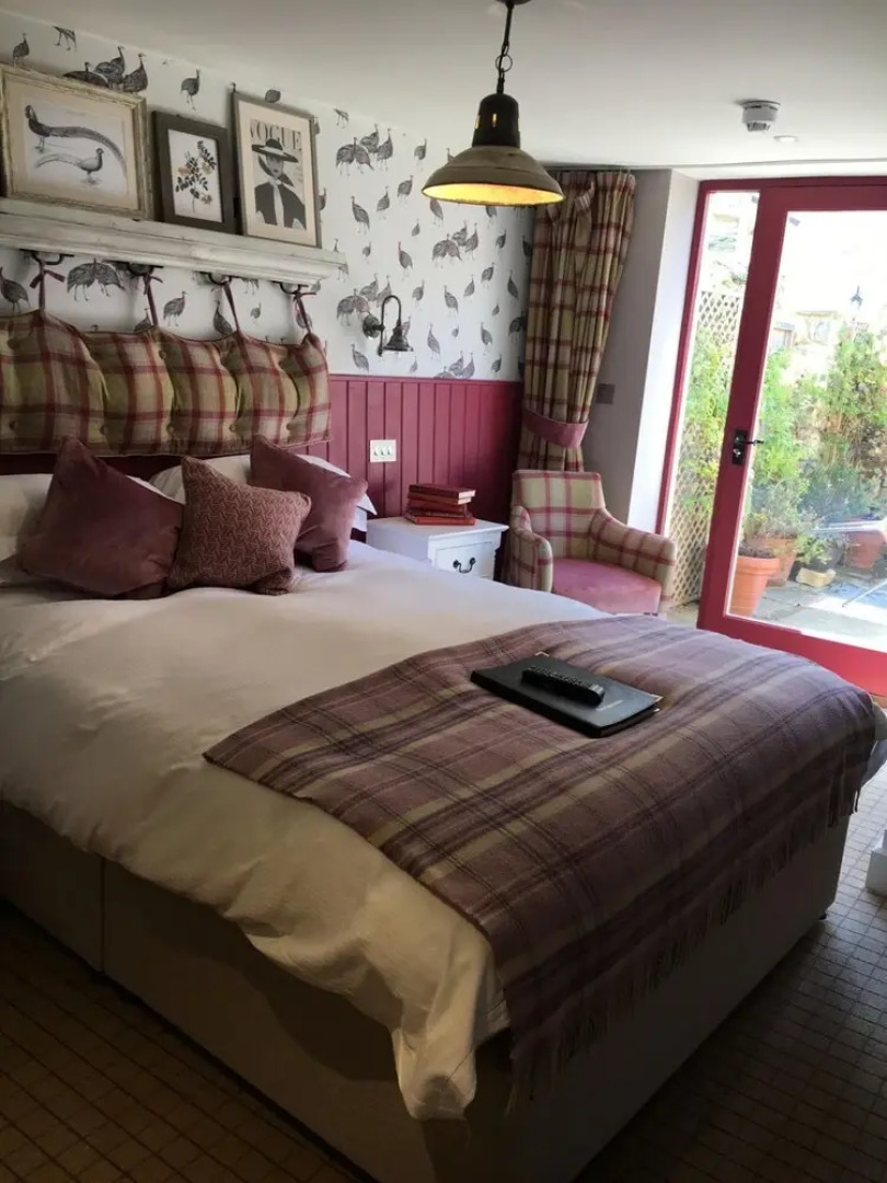 The Golden Pheasant Hotel