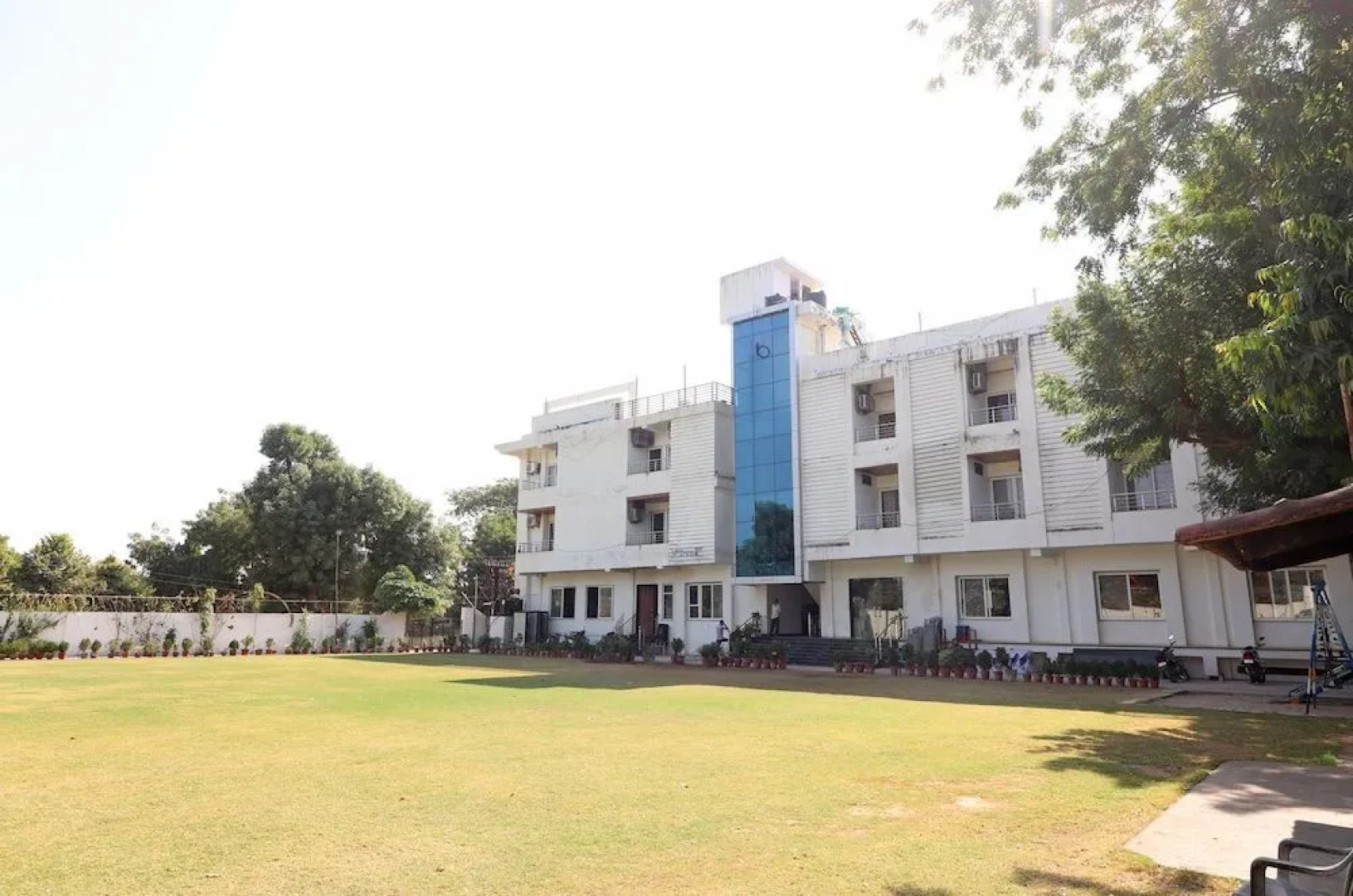 OYO 24123 Maha Nandini Resort