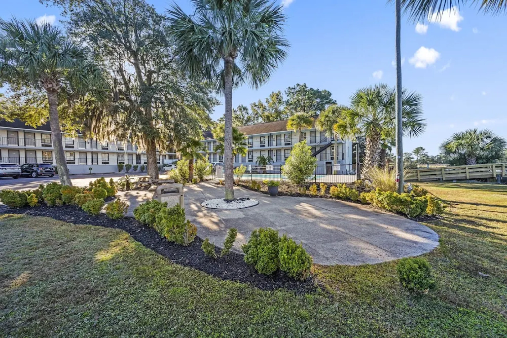 Charleston Creekside Inn