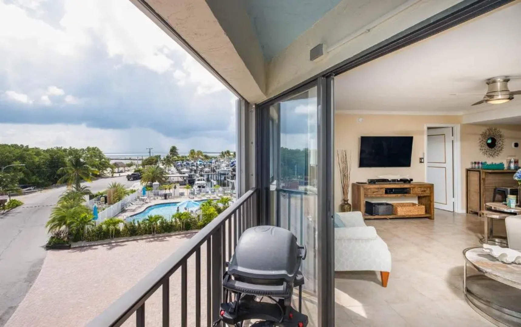 SEA MIST - Oceanfront-Lake-Kayak-Paddleboard-Bike