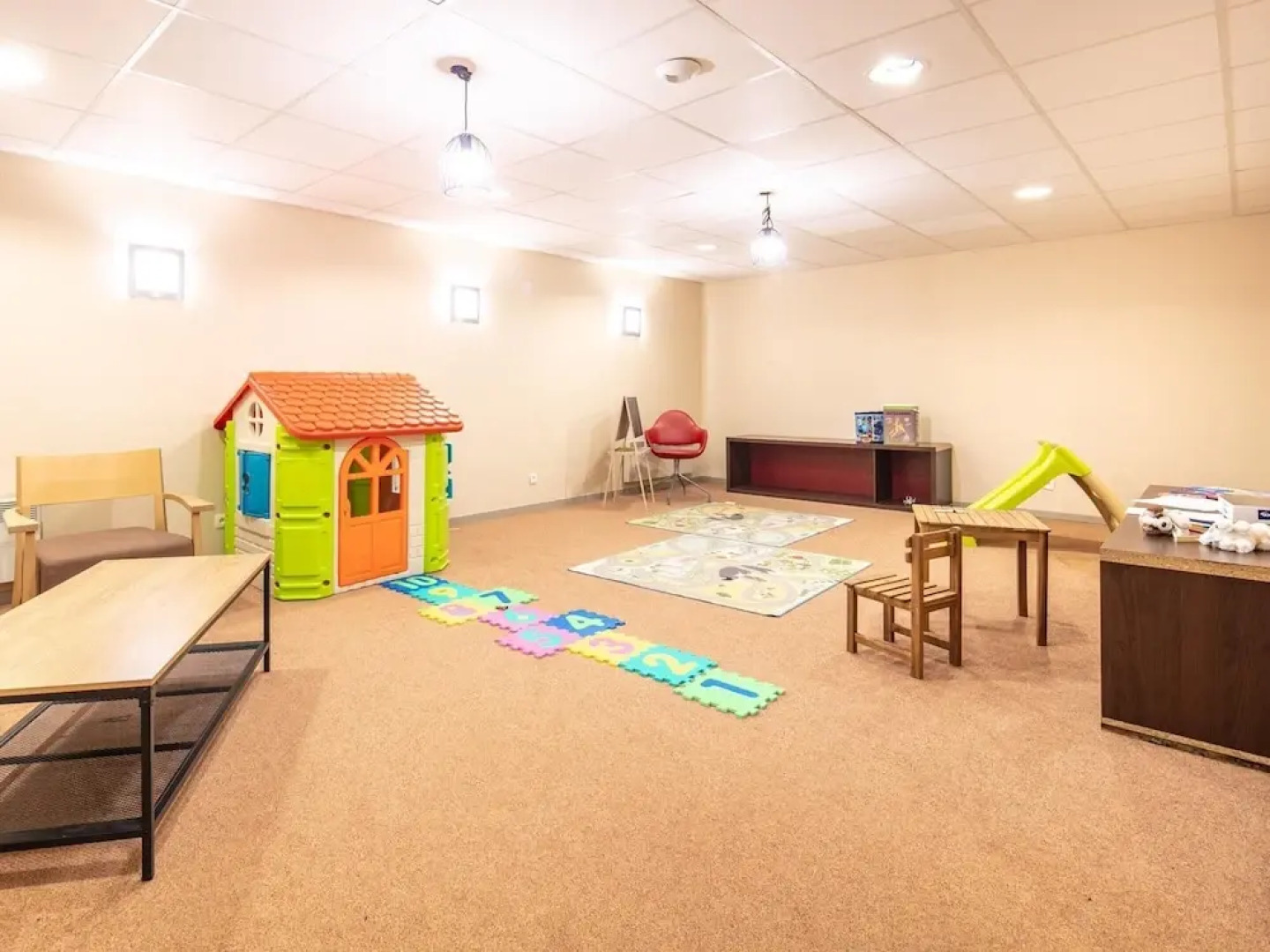 Chalet Retreat Near Slopes