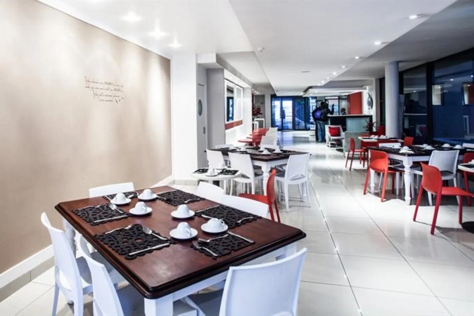 The Nicol Hotel and Apartments