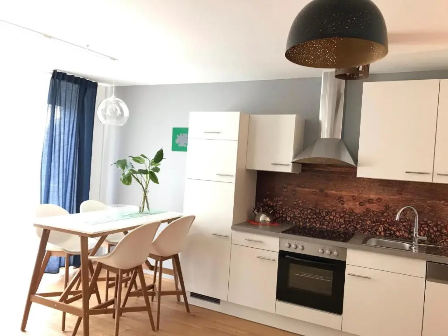 Yellow Flower Apartment with Pool - 5 min to Lake