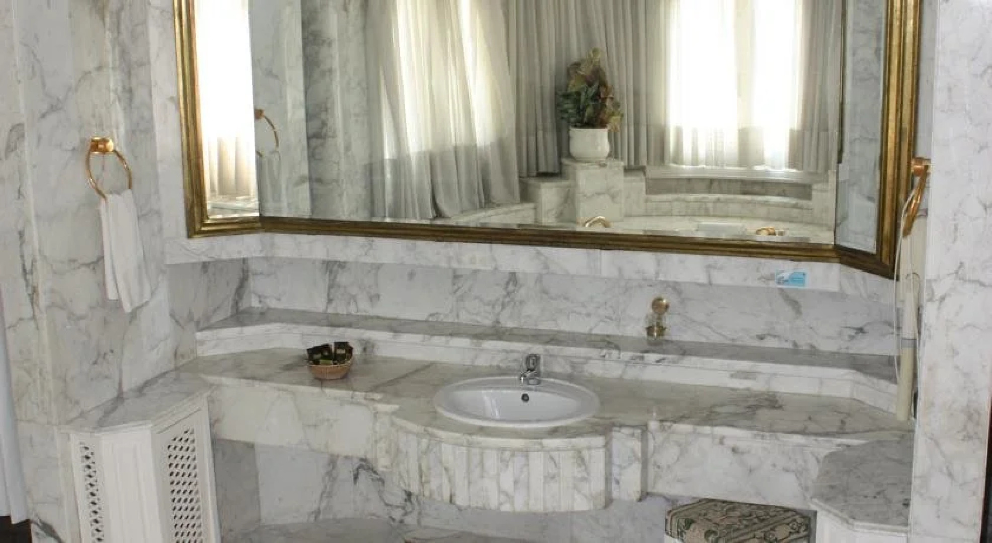 Villa Clara Hana Palace