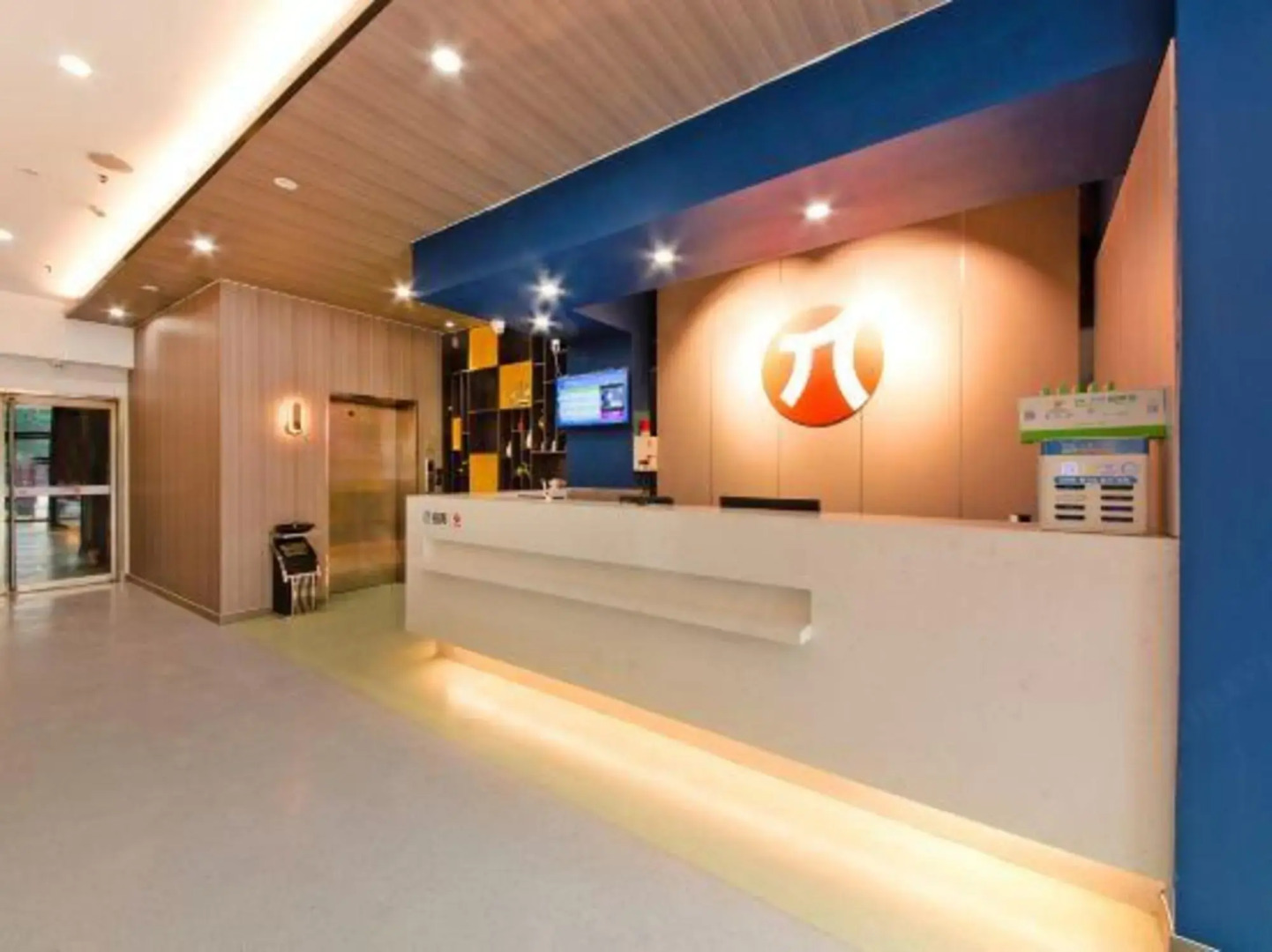 Jimmy Sunshine Fast Hotel