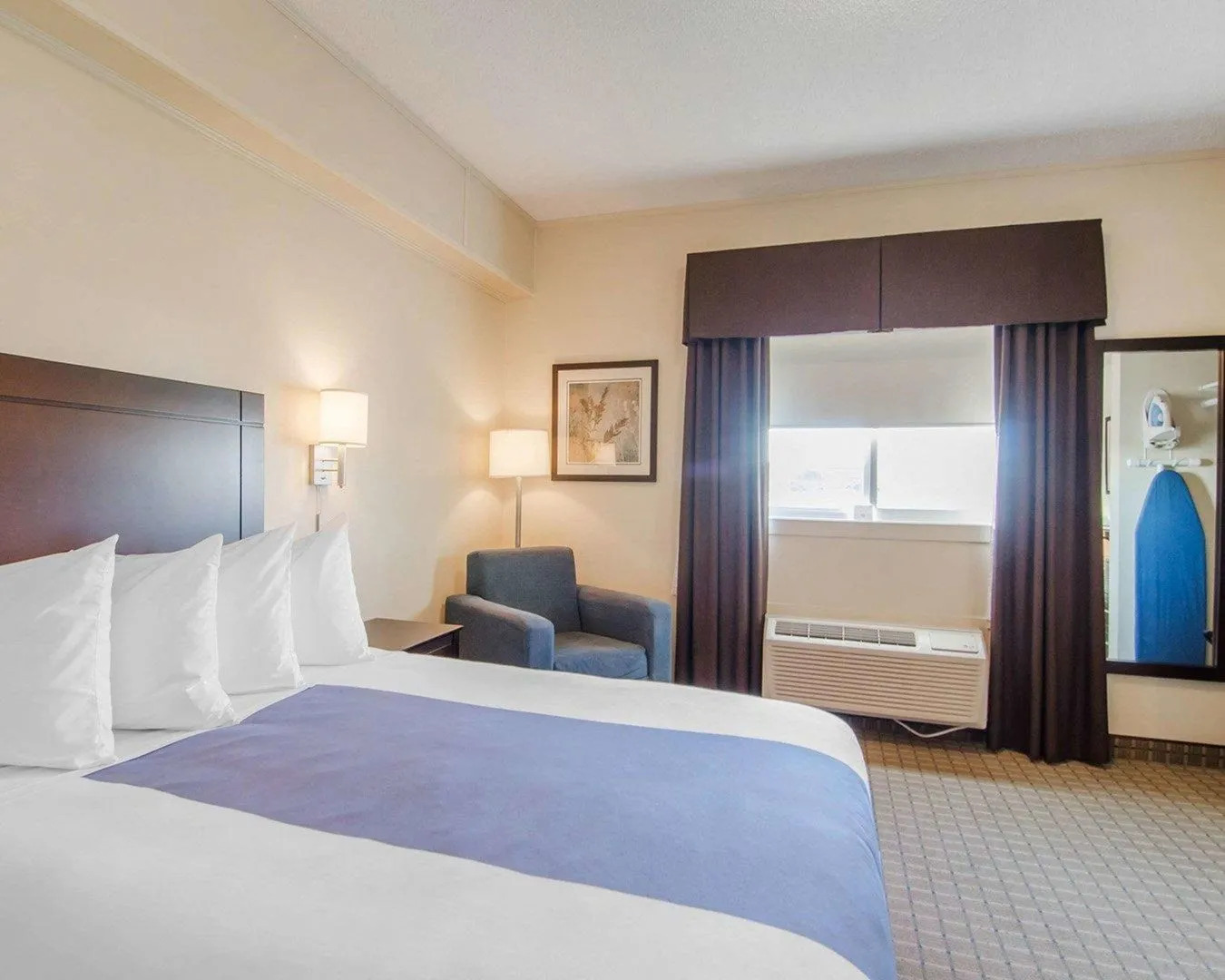 Kindersley All Suites Hotel