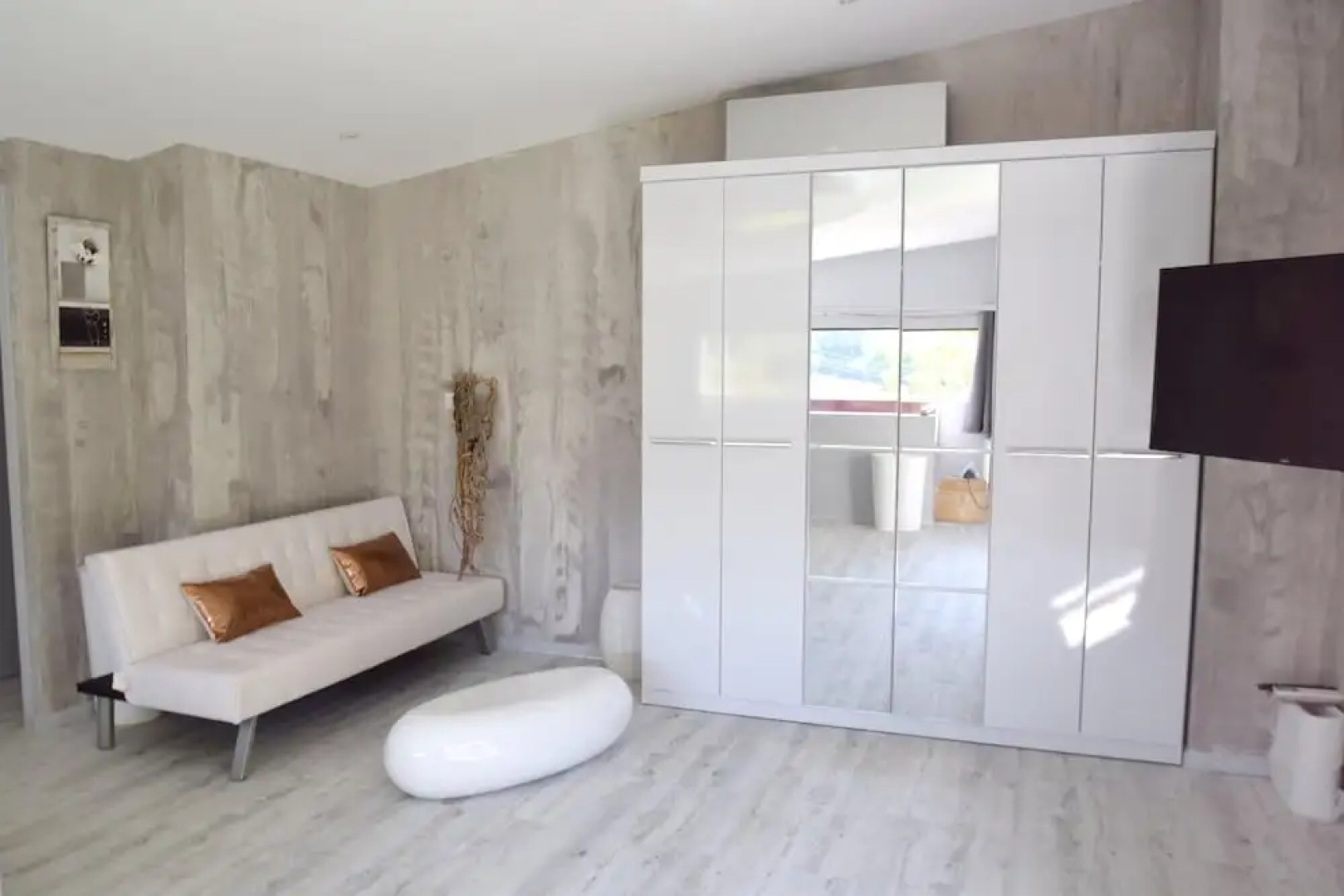 Villa With 4 Bedrooms in Mostuéjouls, With Wonderful Lake View, Privat