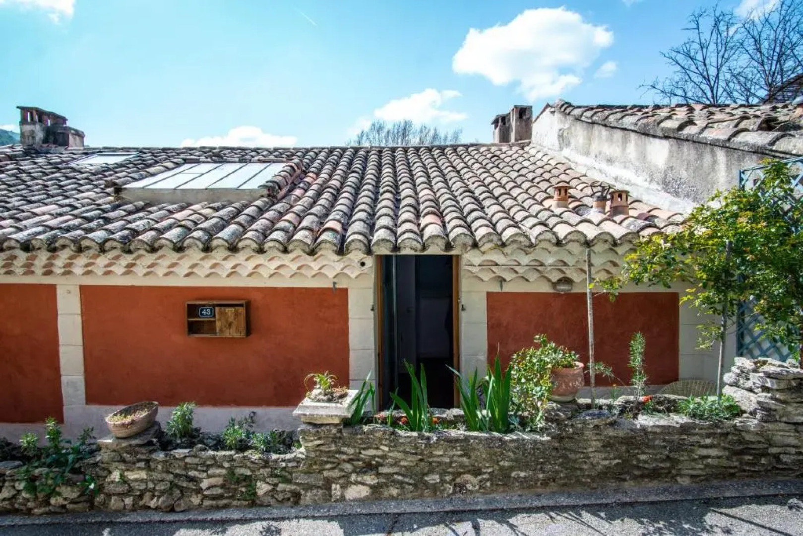 Plein Sud - Appartement de charme avec terrasse à Fontaine-de-Vaucluse