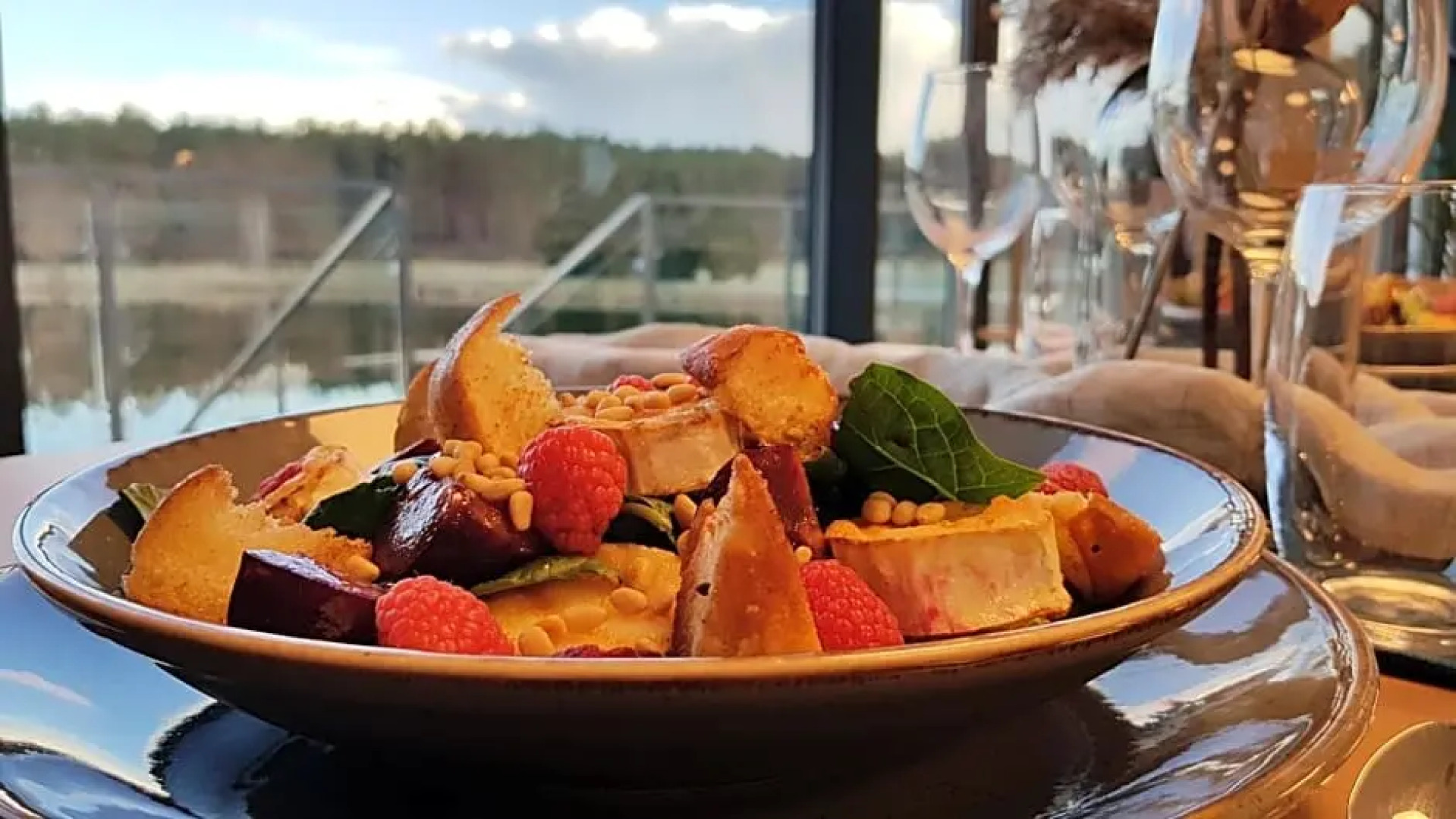 Hotel Odpocznia Resort I las