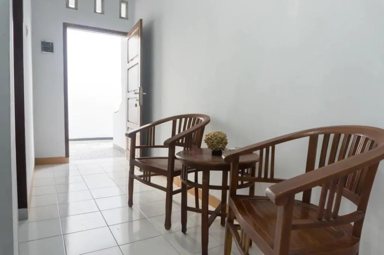 OYO 801 Hansa Homestay
