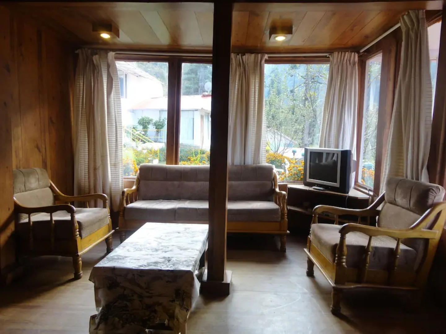 Natures Lap Resort Jibhi