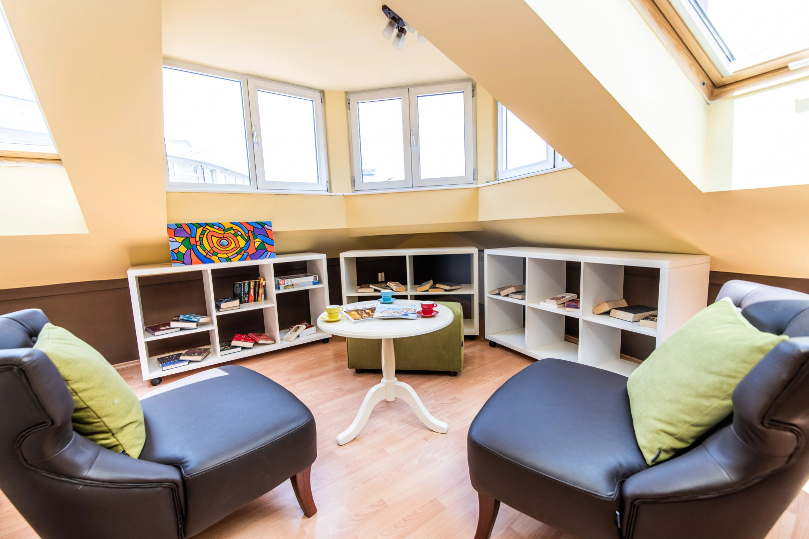 Spacious design loft in beautiful neighborhood