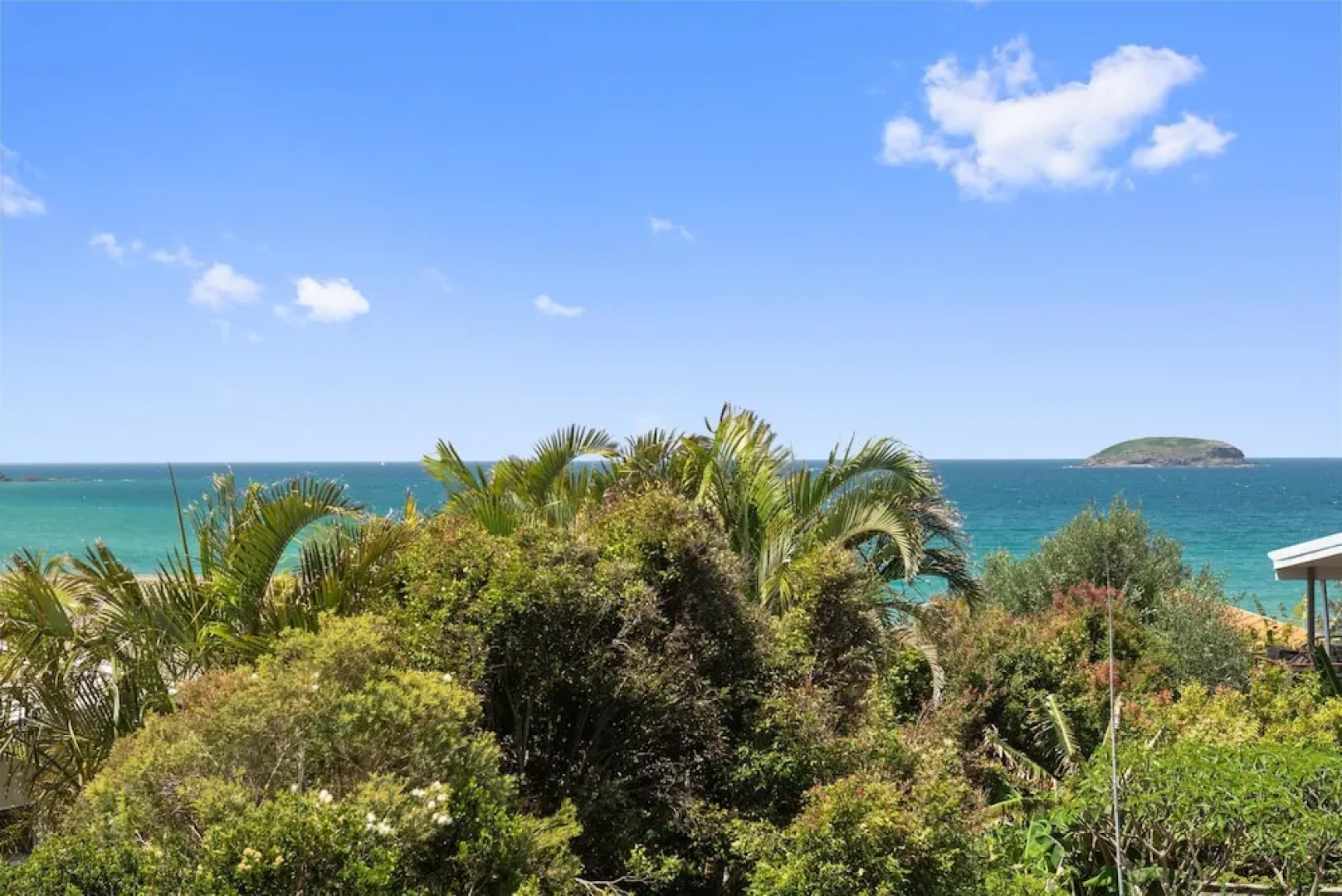 Emerald Seas Beach House - Ocean views
