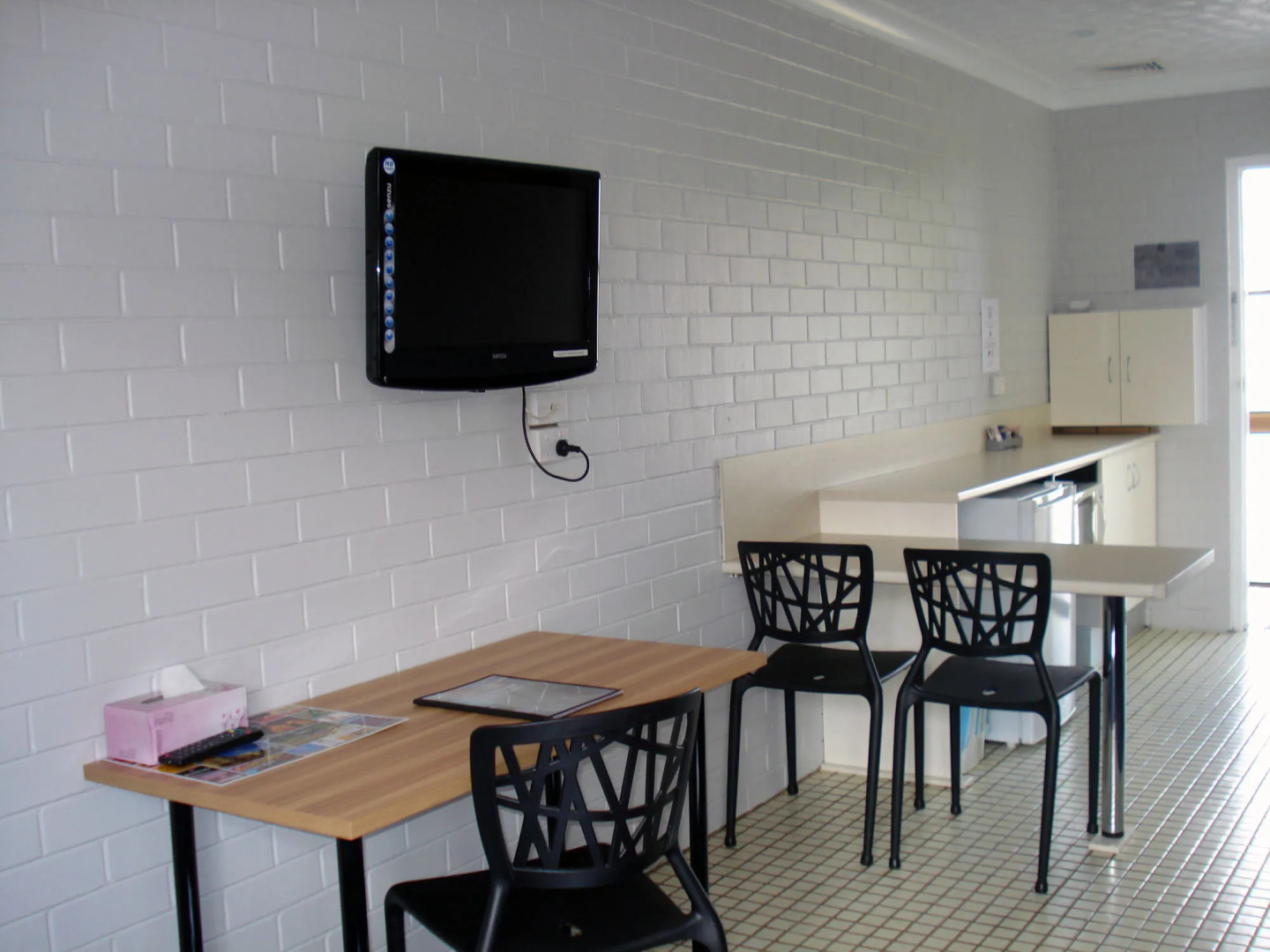 A Raceview Motor Inn