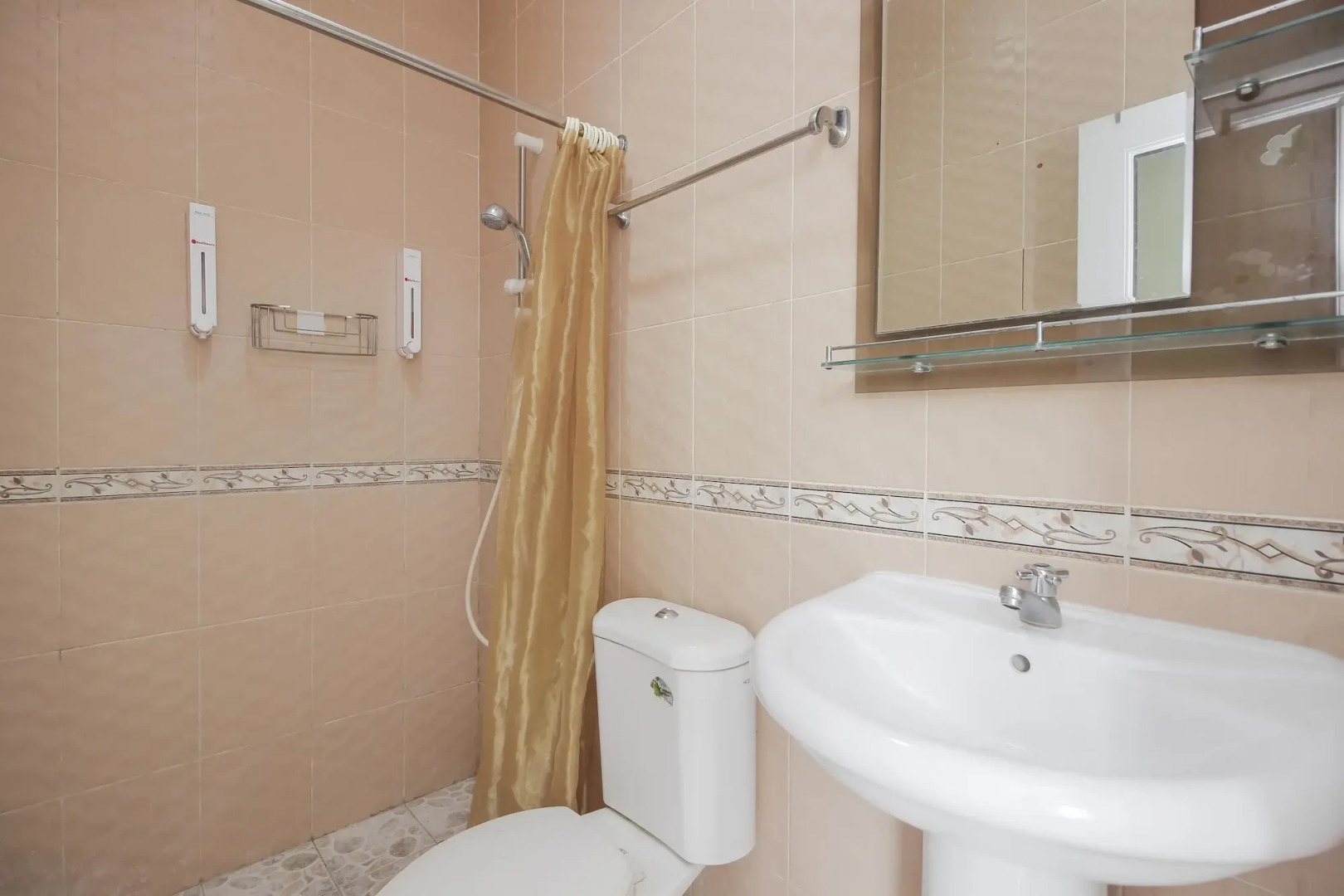 RedDoorz @ Permata Sari Karawaci