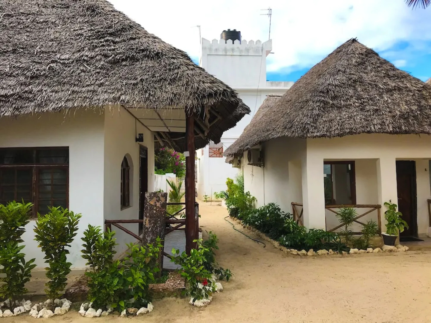 Jambiani White Sands Beach Bungalows