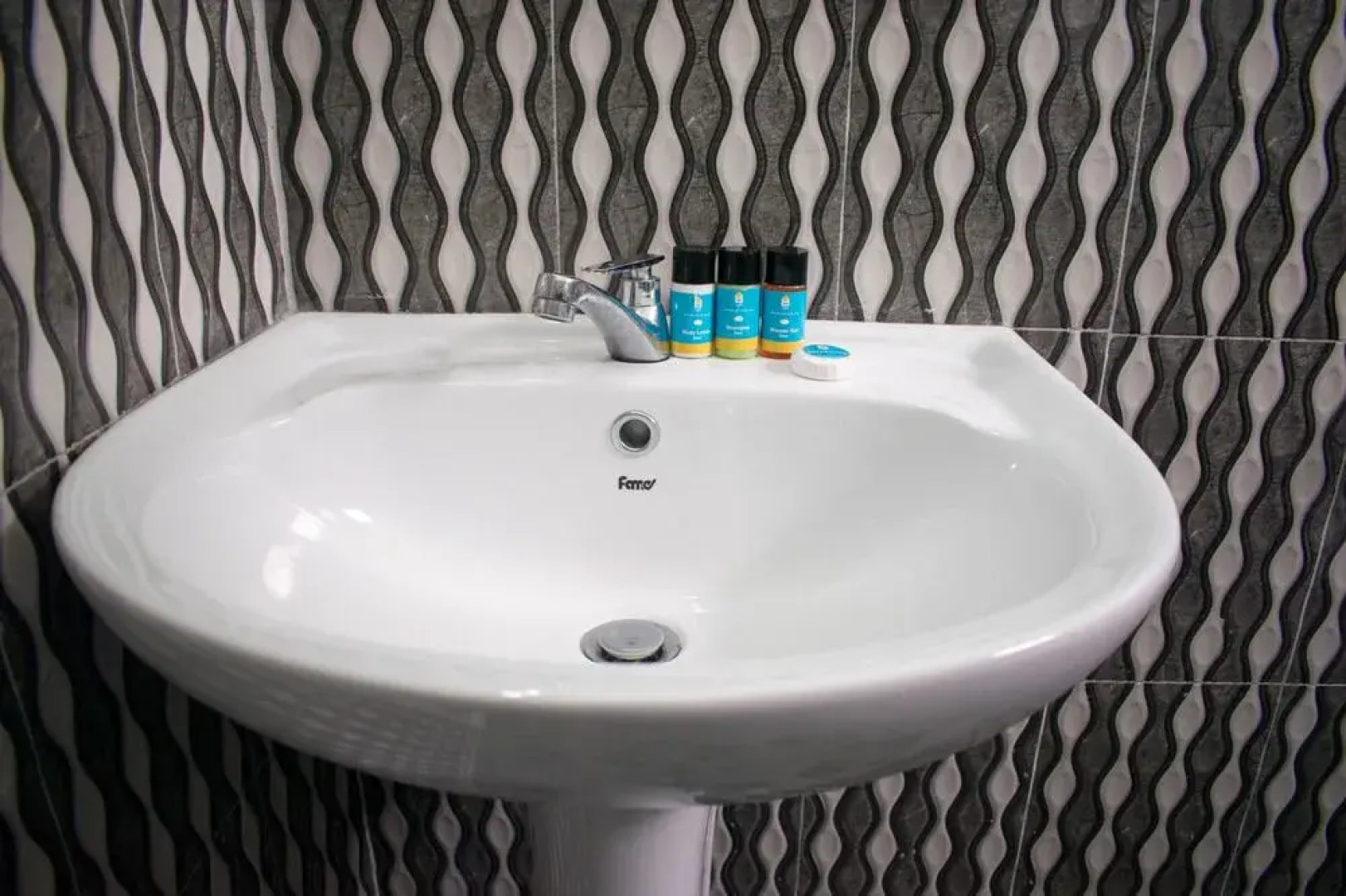 Yoho Vijayakumarathunga Mawatha