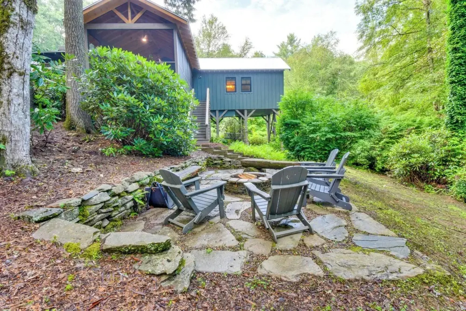 Tranquil Highlands Cottage With Fire Pit & Stream!