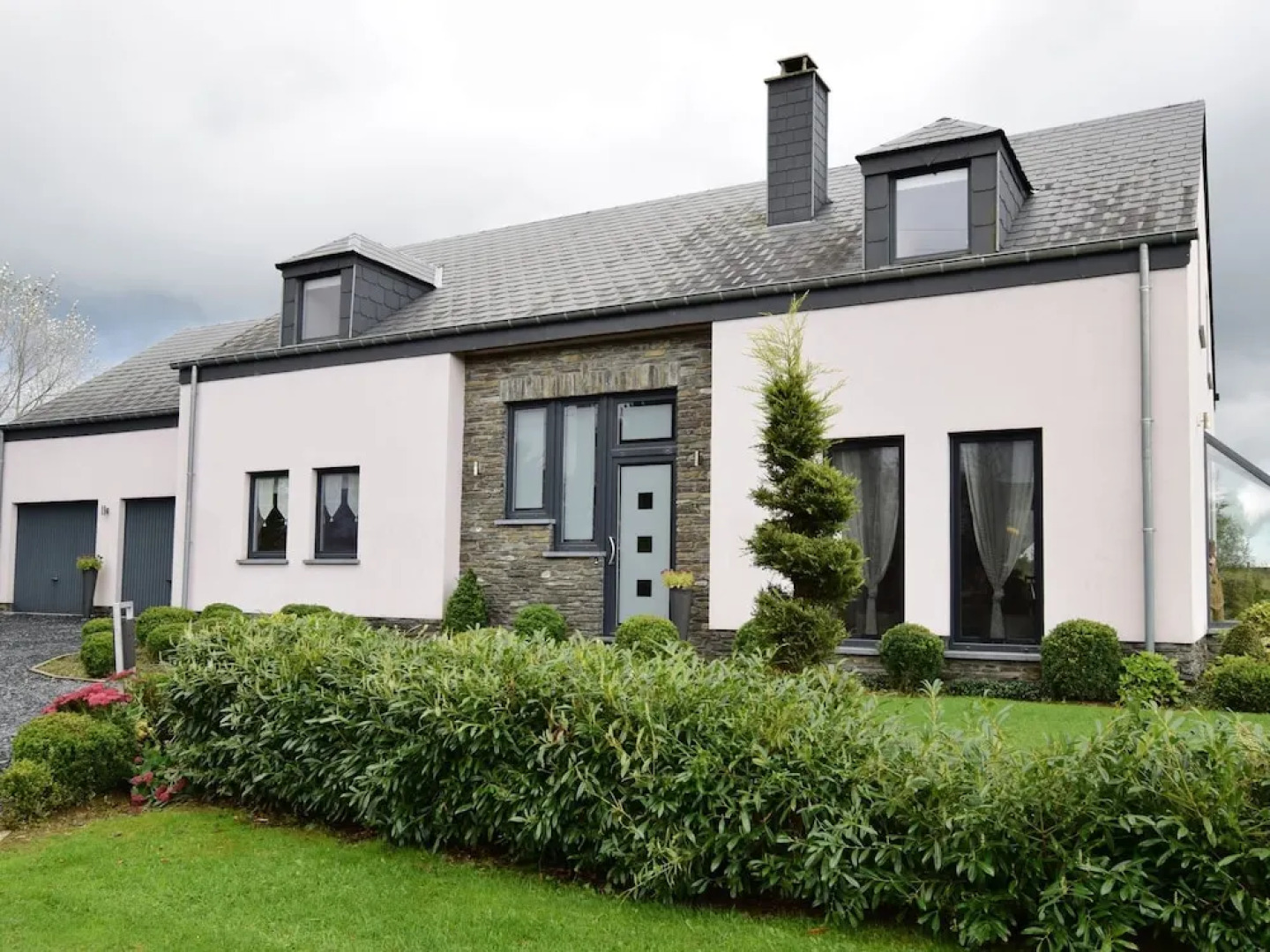 Luxurious Villa in Wibrin Ardennes with Pool