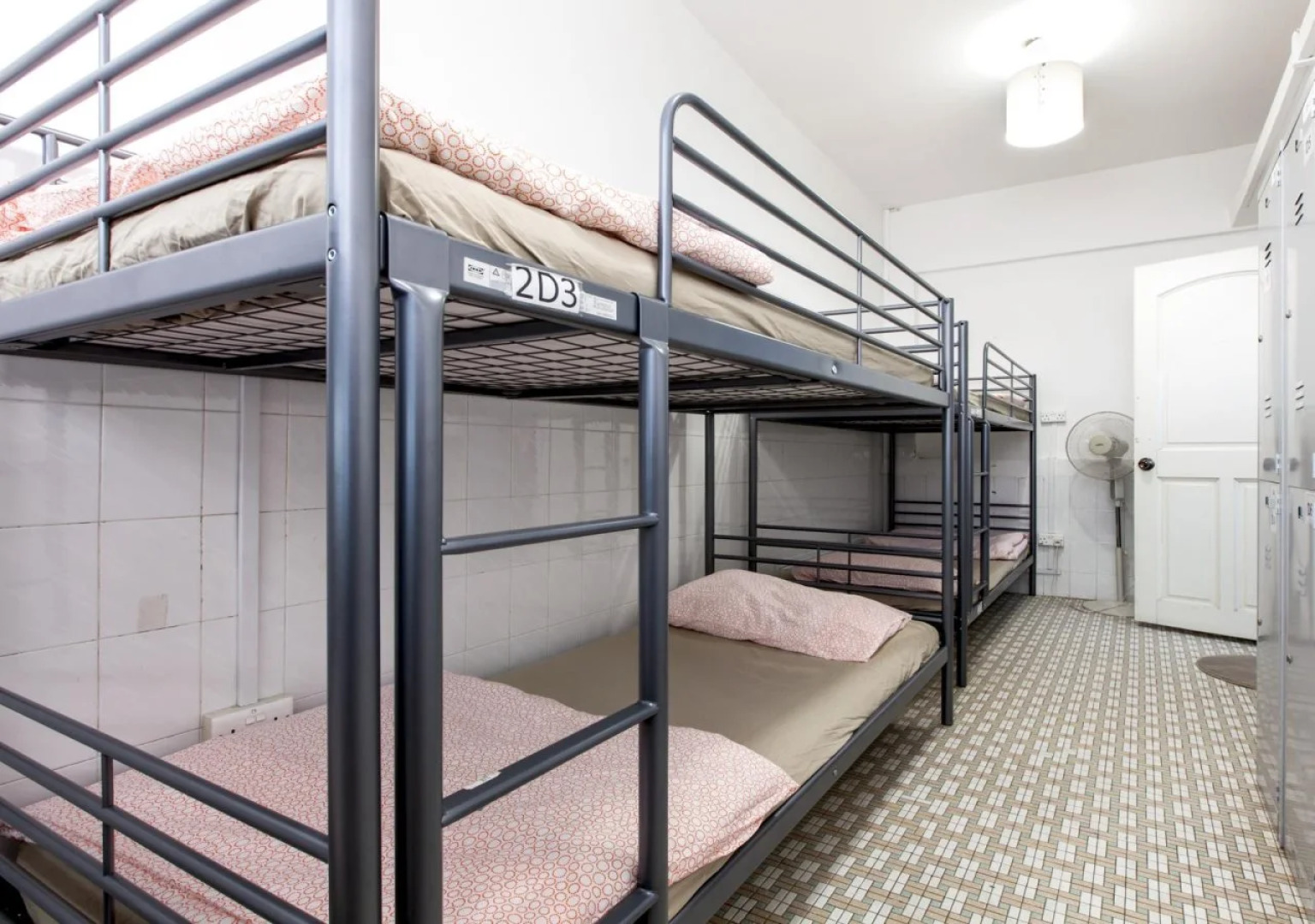 New Society Backpackers Hotel - Hostel