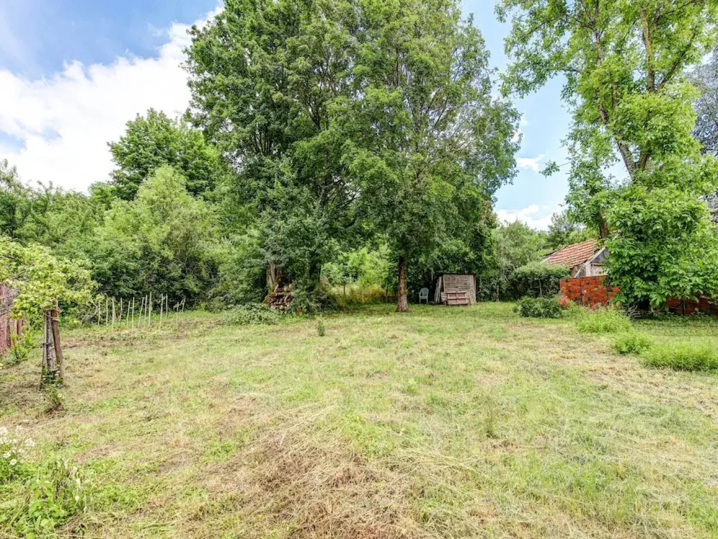 Traditional Holiday Home in Brinon sur Beuvron