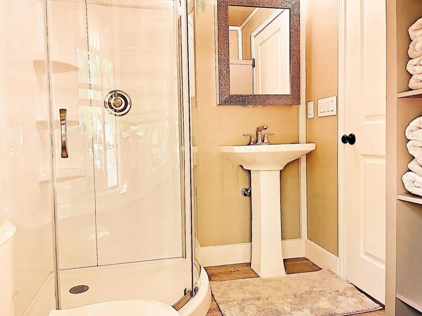 14 Son's Geronimo - Birdhouse Cabin