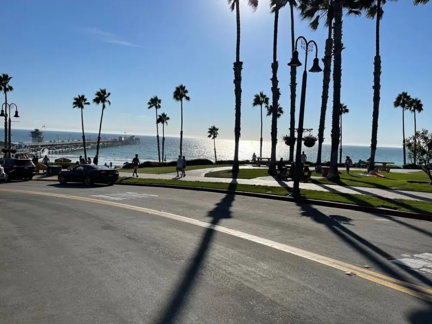 Walk to Beach - King Apt In 1 Area - AB